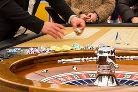 Mahjong Ways cluster-pay mechanics Mahjong Ways cluster pays slot game interface on elangbola